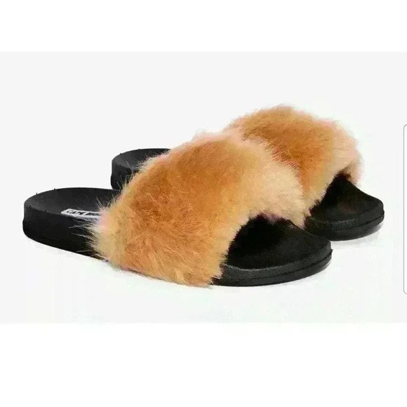 NIB Cape Robbin by Nasty Gal Women's Natural Easy Touch Faux Fur Slide Sandal - Picture 1 of 3